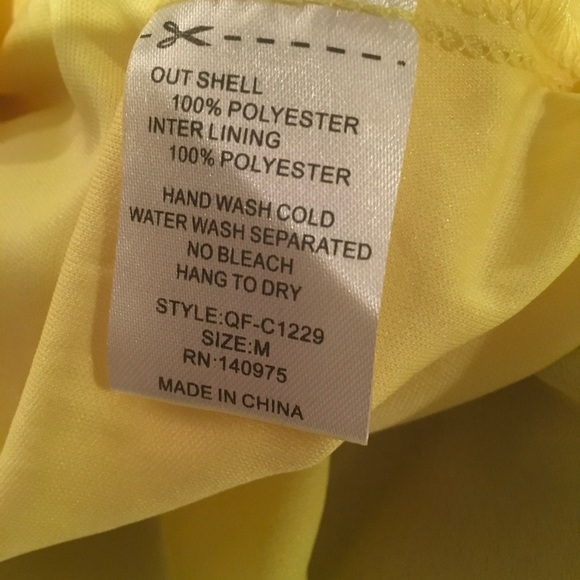 Verty Flirty Yellow Mini Dress M FREE SHIP - Picture 2 of 5